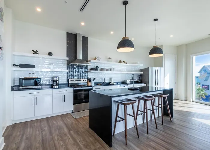 Holiday home Spacious 4 Bedroom Beachfront, Luxury Next To The Hangout- Gp 301 Gulf Shores