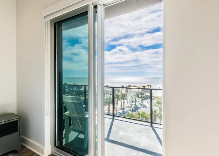Spacious 4 Bedroom Beachfront, Luxury Next To The Hangout- Gp 301 * Gulf Shores