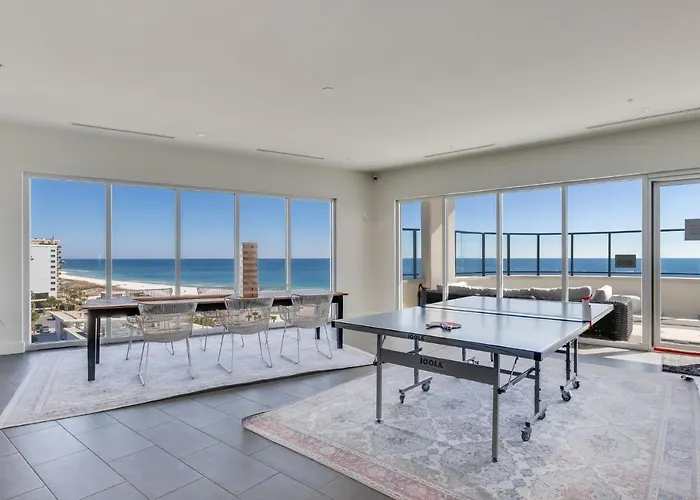 Spacious 4 Bedroom Beachfront, Luxury Next To The Hangout- Gp 301 Holiday home Gulf Shores