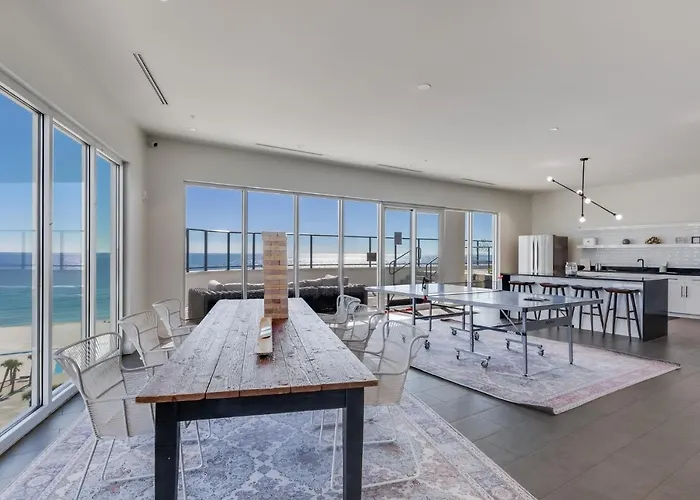 Spacious 4 Bedroom Beachfront, Luxury Next To The Hangout- Gp 301 Gulf Shores